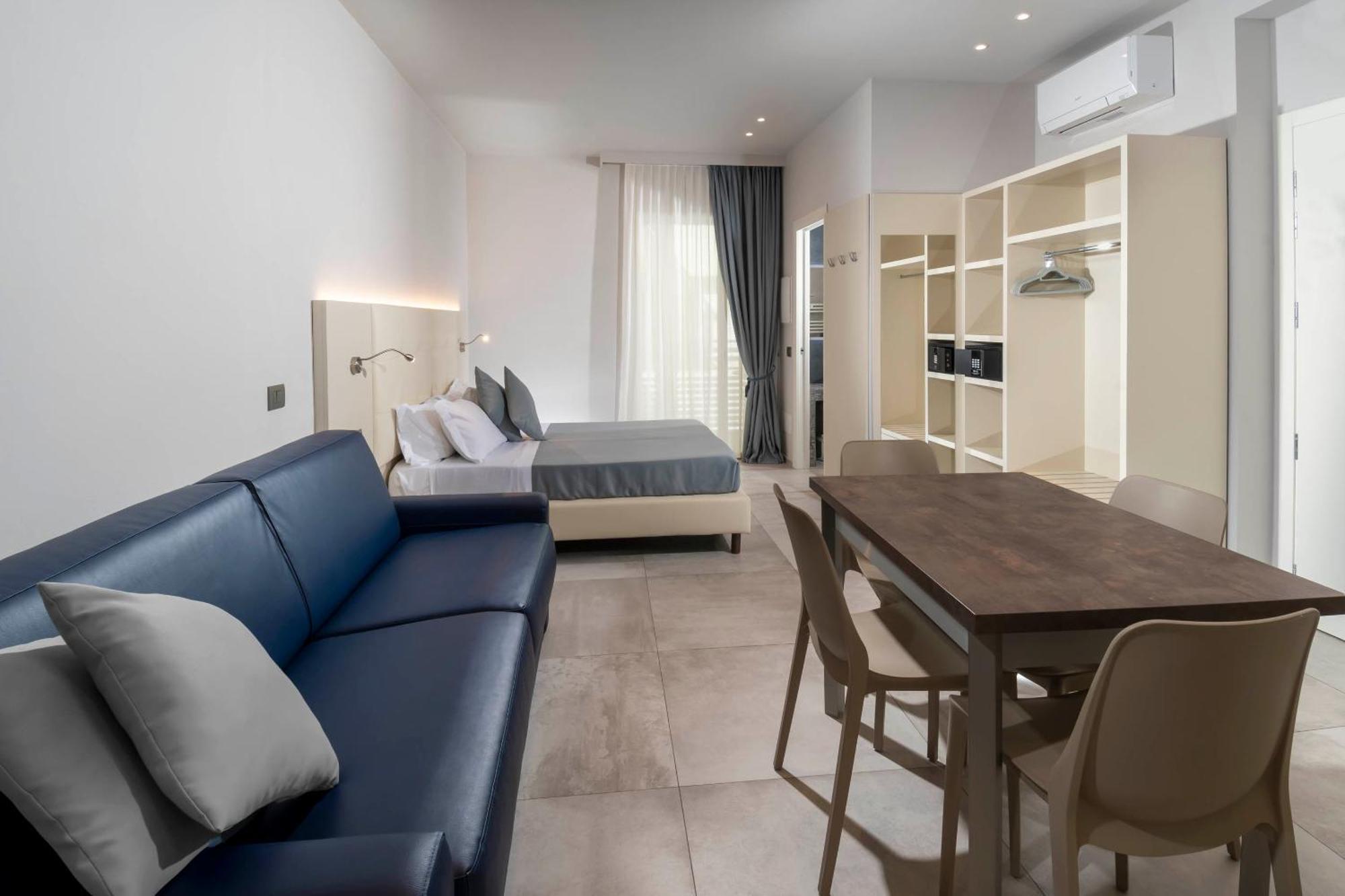 Primrose Hotel 3*
