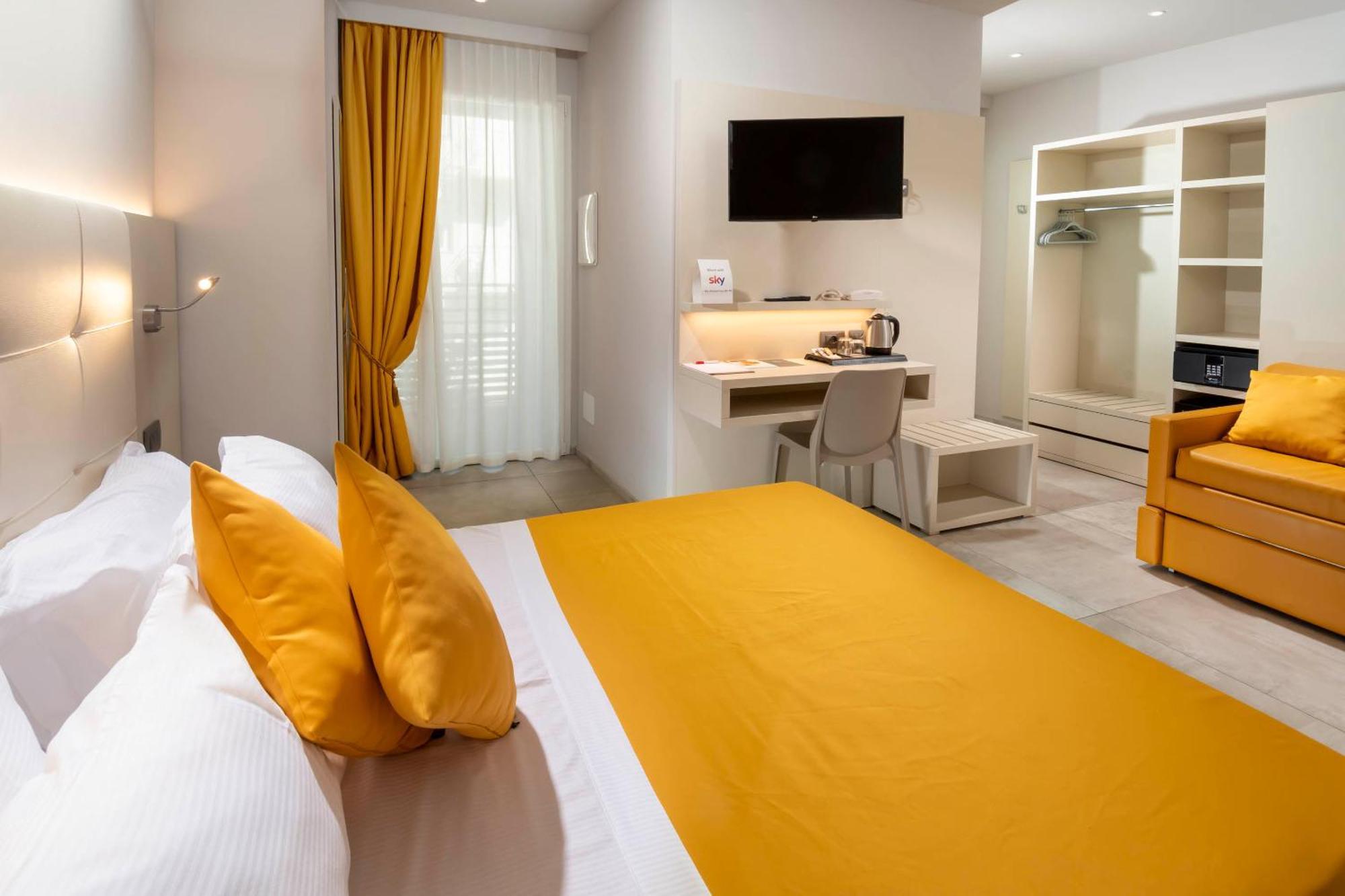 Primrose Hotel