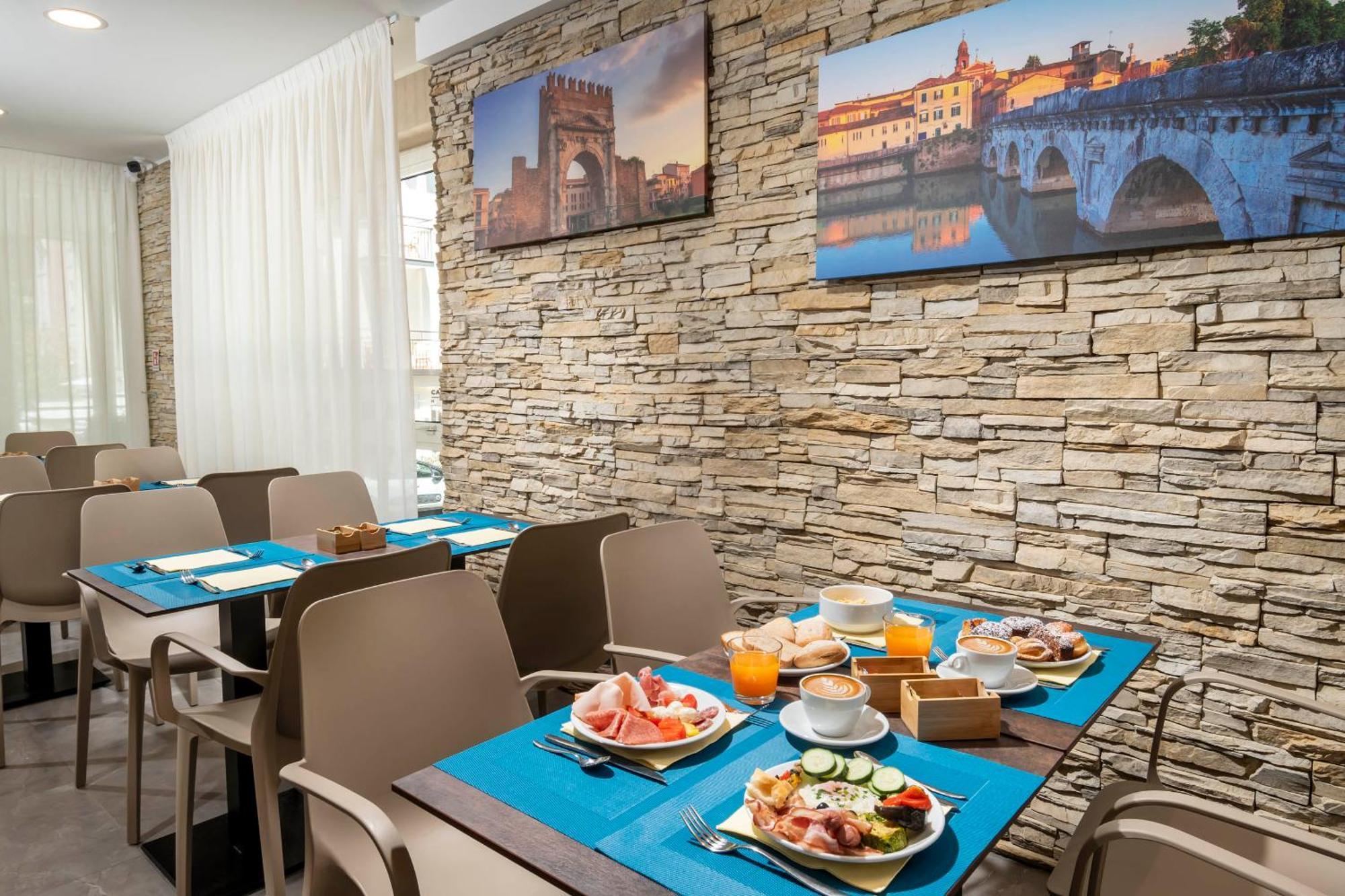 Primrose Hotel 3*