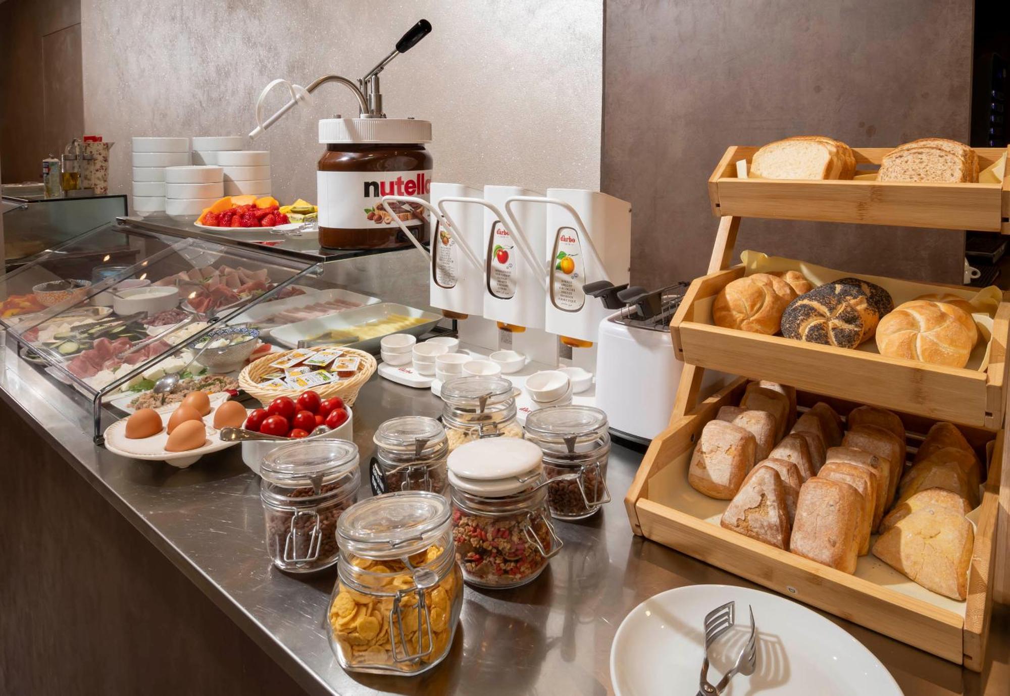 Hotel Primrose 3*